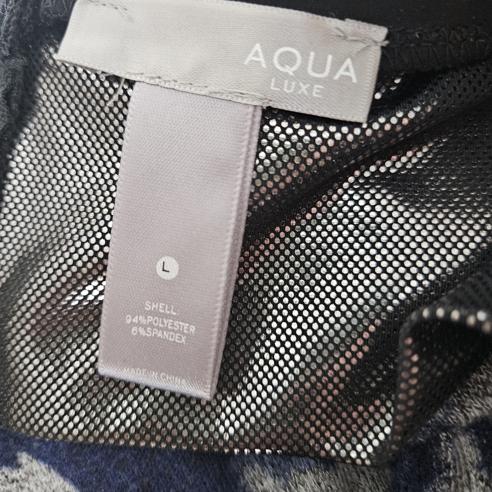 Aqua Luxe top size Large.      A - Picture 4 of 5